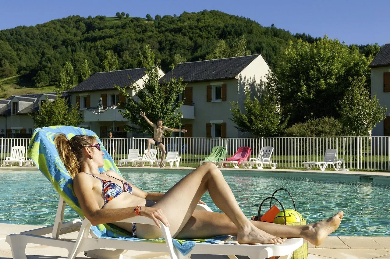 Residence Le Village Goelia Saint-Geniez-dʼOlt 3*,